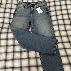 Cello High Rise Straight Jean Meduim Wash NWT Size 3